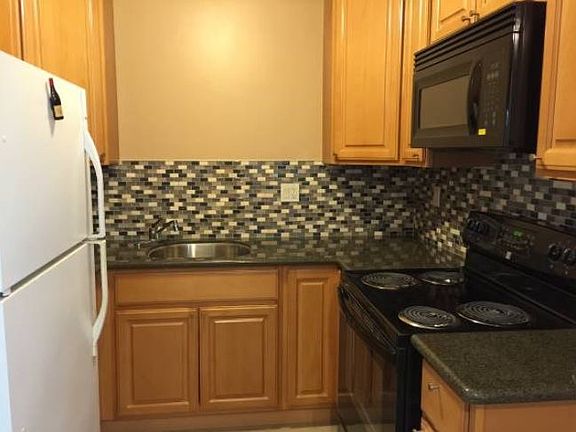 5th image of 215 Milbrae Ln APT 6