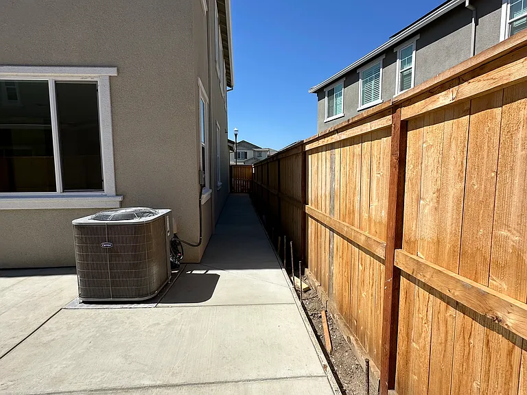 Ploof Pl — Photo 23