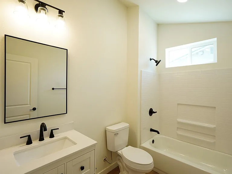 4805 Charlotte Way — Photo 38