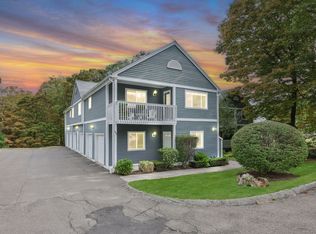 302 Fairmount Dr #B, Monroe, CT 06468