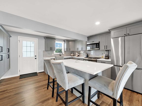 4th image of 8834 S Keating Ave #8834
