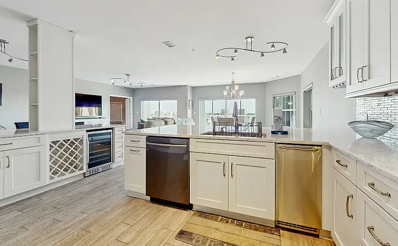 3 bed, 3.5 bath, 2778 sqft, $6,000 — Photo 4