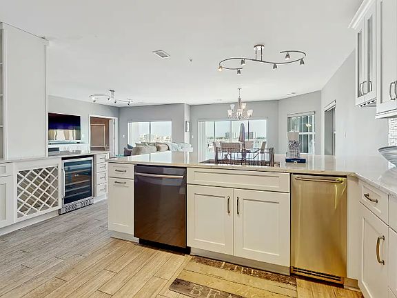 4th image of 212 Harbor Blvd #300