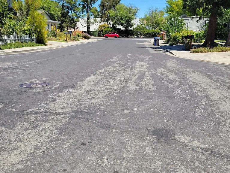 2210 Sierra Ct — Photo 36