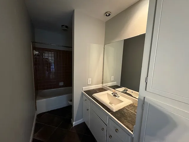 2259 Robin Lyn Ct — Photo 15