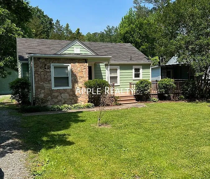 2219 Charlotte St — Photo 10