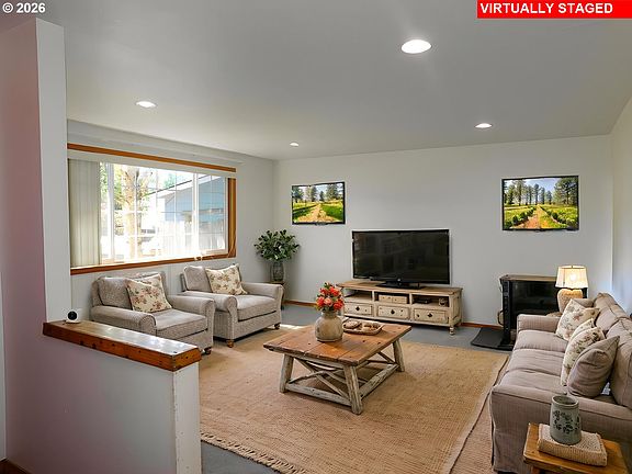 3rd image of 1800 Carver Pl