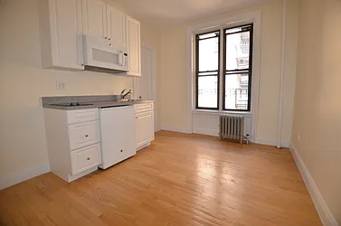 Rented by Manhattan Realty Group
