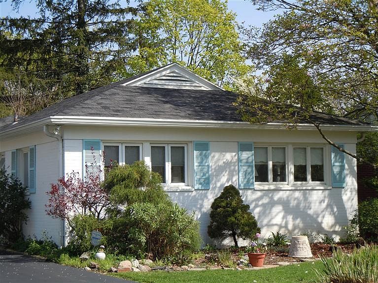 1st image of 578 Woodview Dr