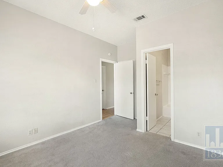2804 Rio Grande St #303 — Photo 13