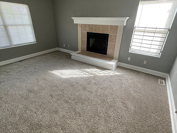 3rd image of 3240 Paseo Blvd