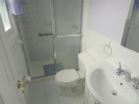 3rd image of 69 Orlando Blvd
