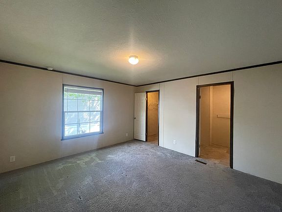 4th image of 87 E Manor St