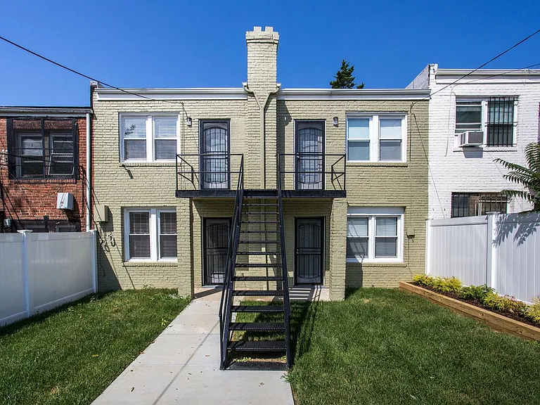 851 19th St NE — Photo 8