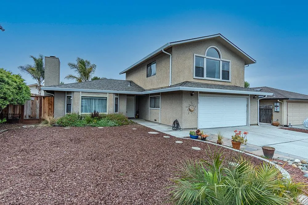 1070 Trinity Dr photo 1