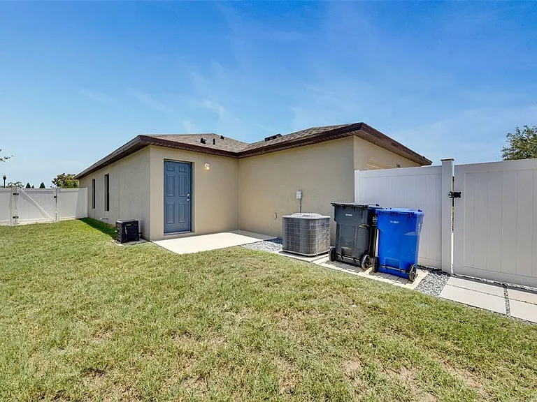 12401 Streambed Dr — Photo 27