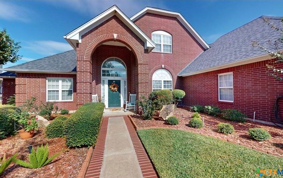 1st image of 205 Willow Way