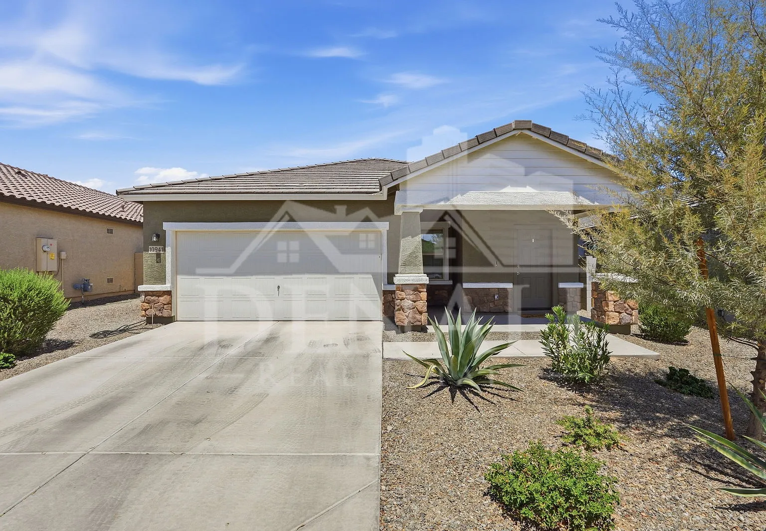 3 bed, 2.0 bath, 1402 sqft, $1,995 — Photo 2