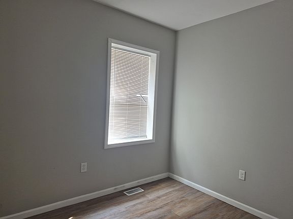 4th image of 1325 Van Buren St #1