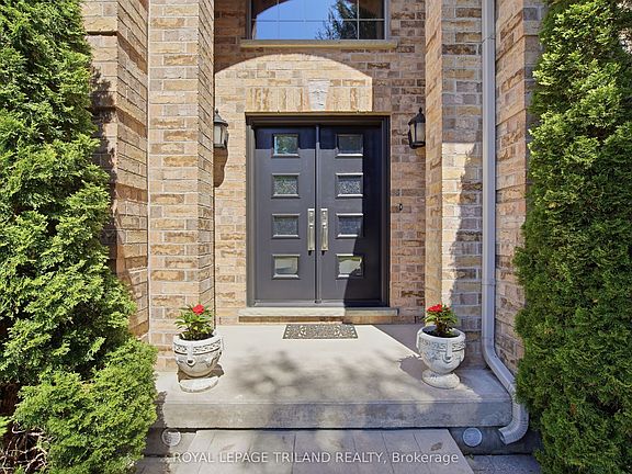 3rd image of 4 Baron Cres