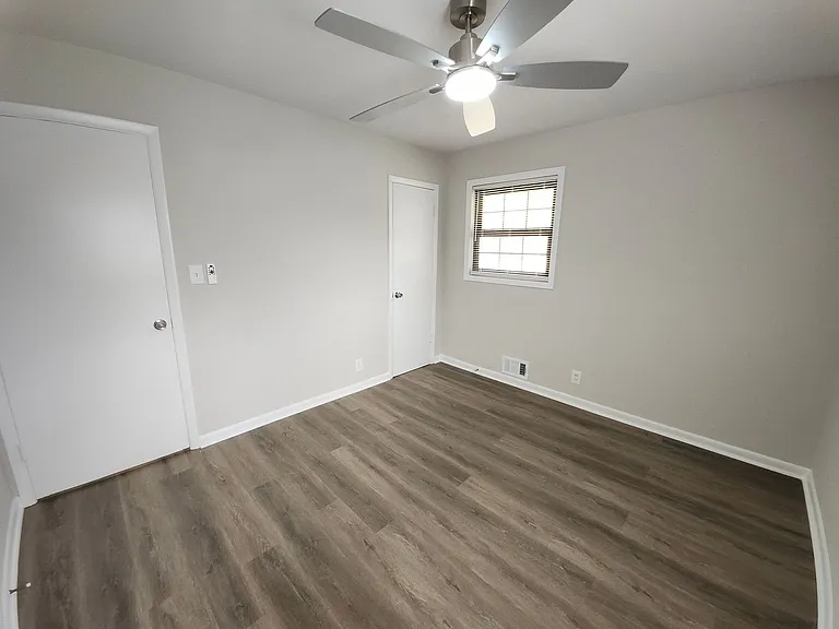 5370 Longmeadow Ln — Photo 12