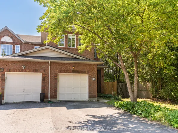 172 Carwood Cir, Ottawa, ON K1K 4V6