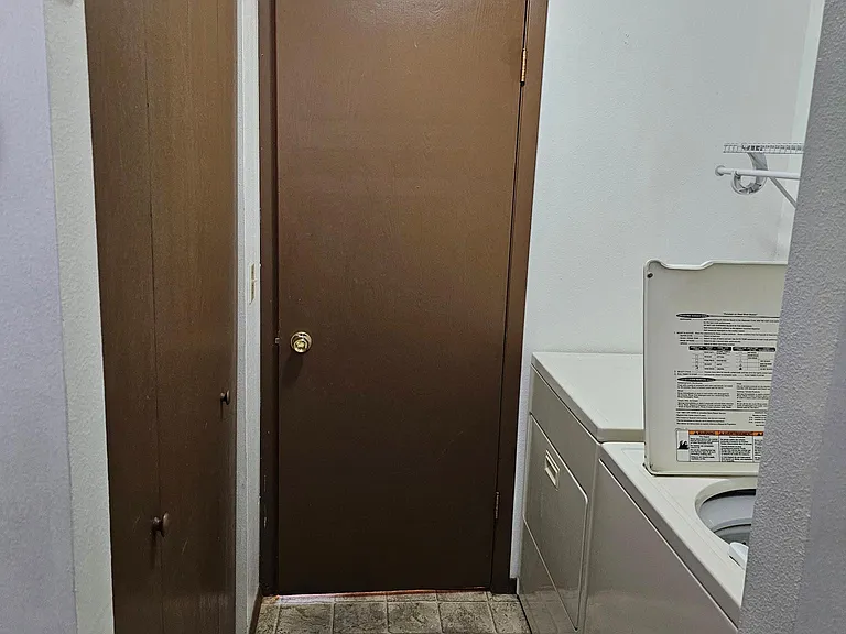 1143 Park Dr — Photo 12