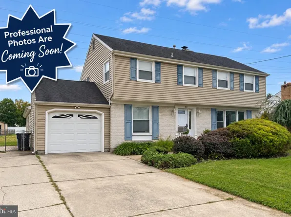 818 Hilltop Rd, Cinnaminson, NJ 08077