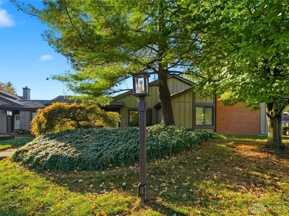 1462 Carriage Trace Blvd, Dayton, OH 45459