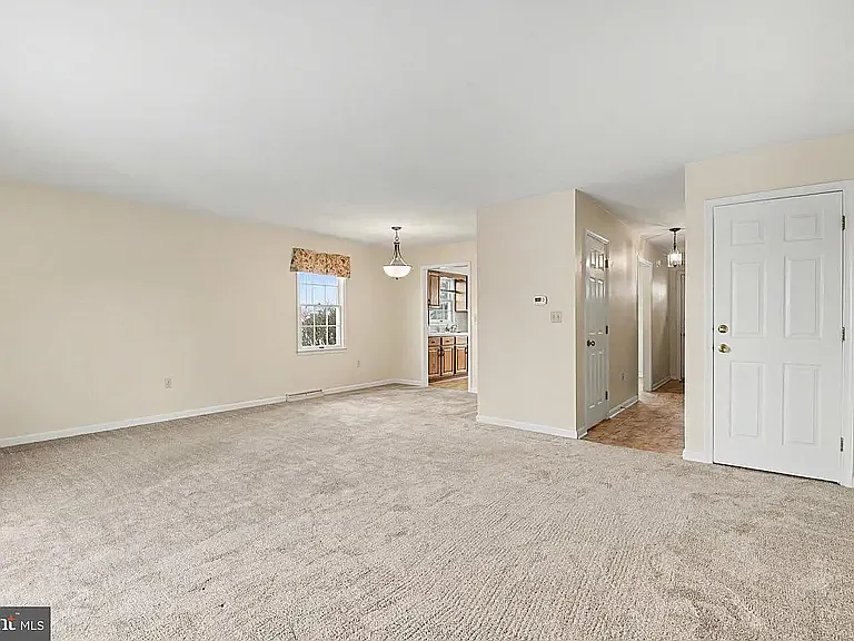 652 Park Ridge Dr — Photo 5