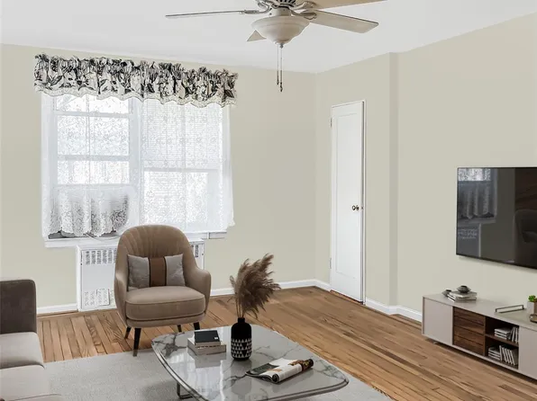 35-31 205 Street #302, Bayside, NY 11360