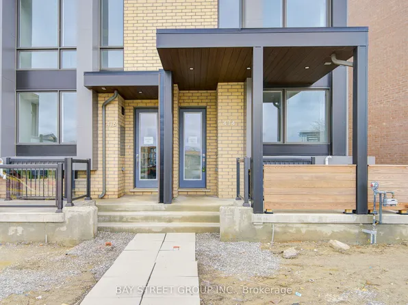 414 Lawrence Heights Way, Toronto, ON M6A 2K9