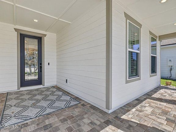 2nd image of 422 CAMEO Drive