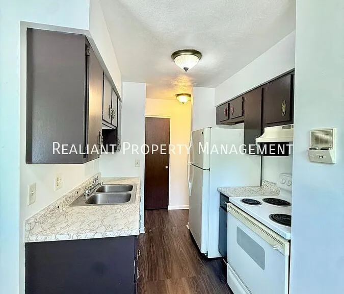 6830 Simpson Ave #6 — Photo 3
