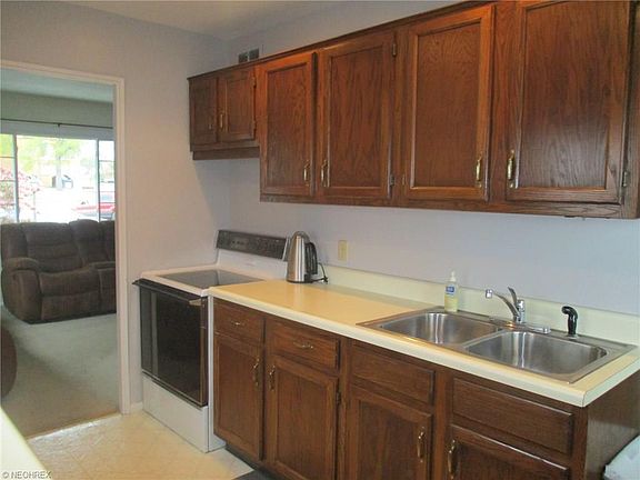 5th image of 314 Prospect St