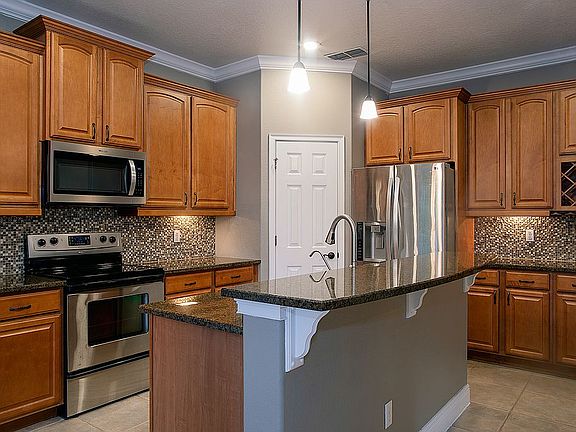 2nd image of 305 Jacobs Trl