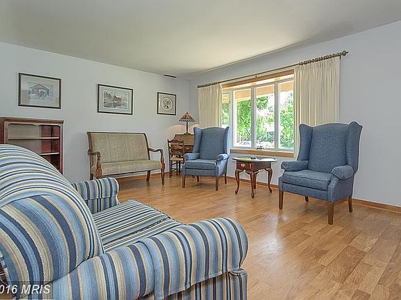 3rd image of 236 Wyngate Dr