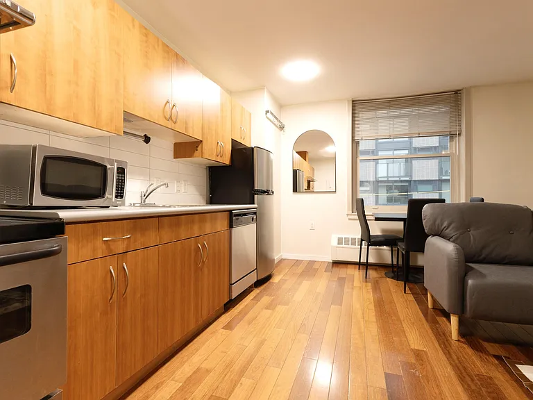 440 Richards St #303 — Photo 6