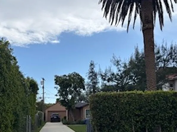 14718 Hartsook St, Sherman Oaks, CA 91403