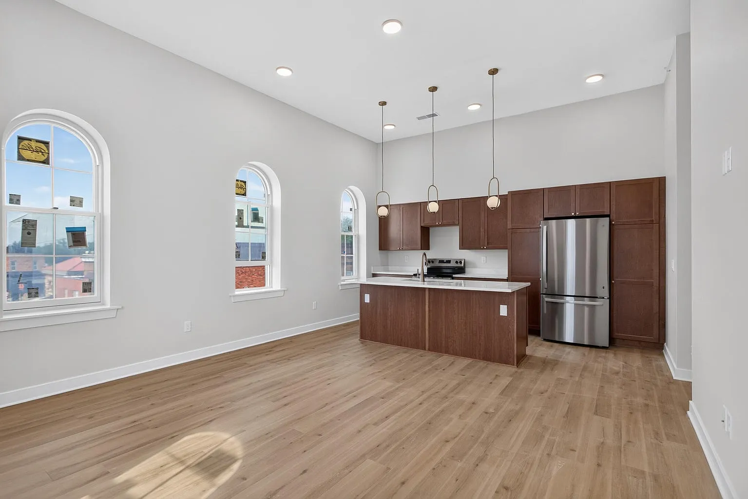 2 bed, 884 sqft, $1,700 — Photo 2