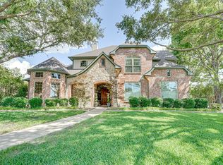 900 Country Club Dr, Heath, TX 75032