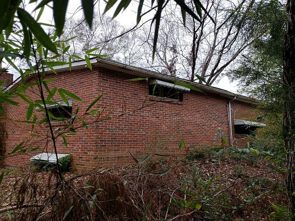 3rd image of 15 Parker Dr