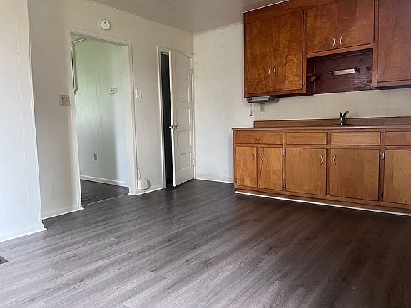 2nd image of 318 Spruce St