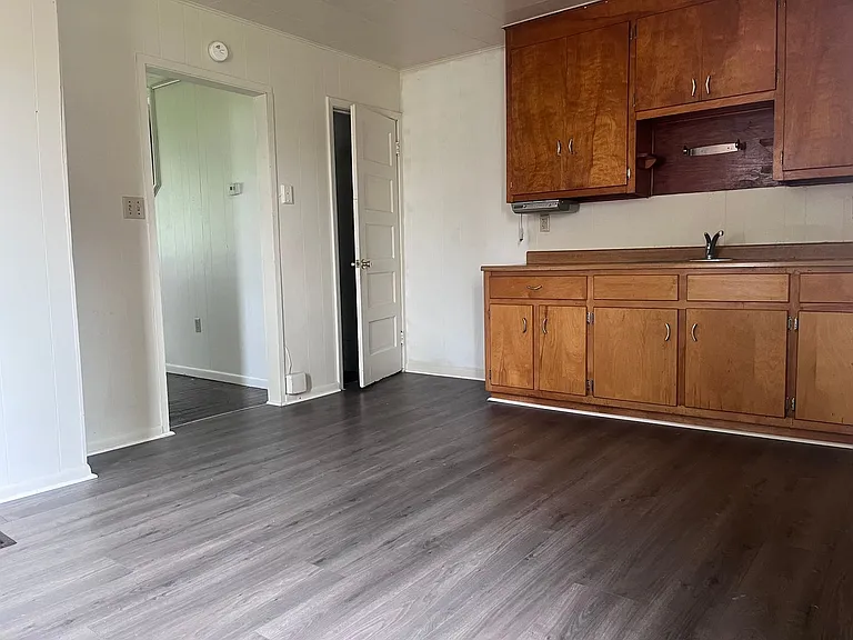 318 Spruce St — Photo 2