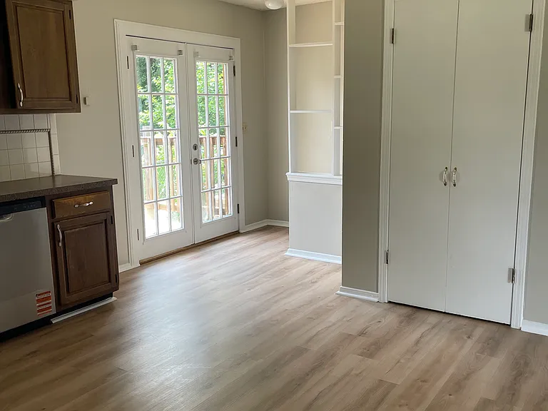 207 N Willow Dr — Photo 5