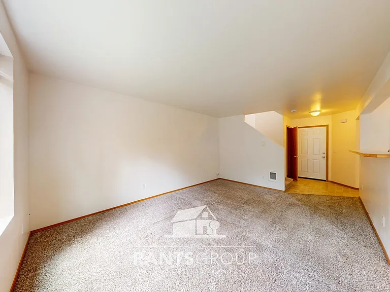695R — Photo 10