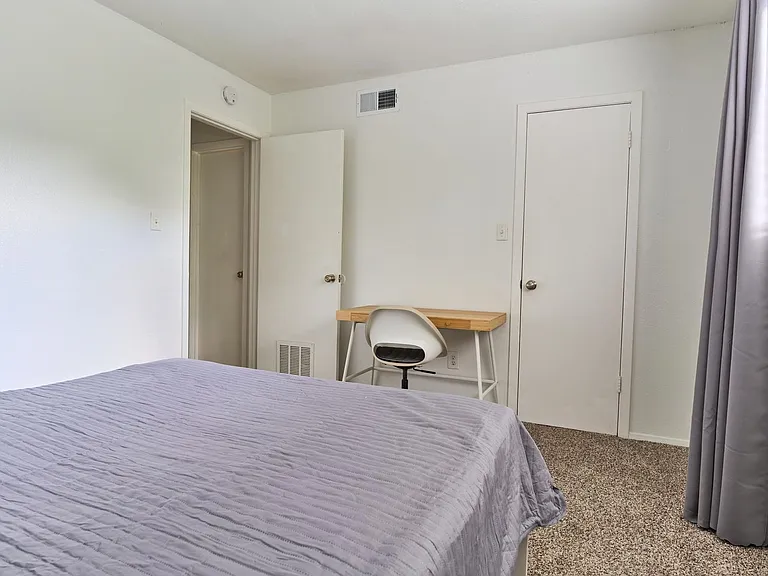 Peppertree Apartments — Photo 31
