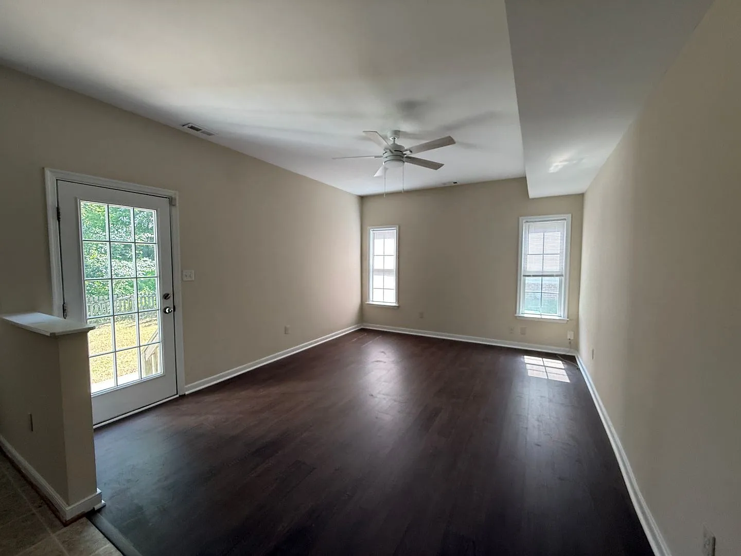 Spacious 4 Bedroom 2.5 Bath Home In Glen Allen — Photo 4