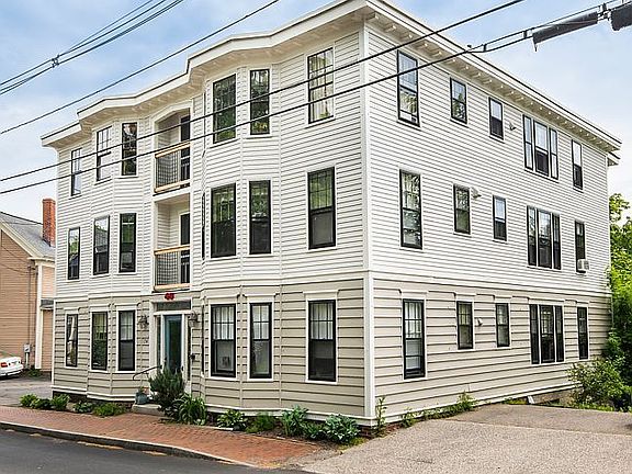 2nd image of 134 South St #12