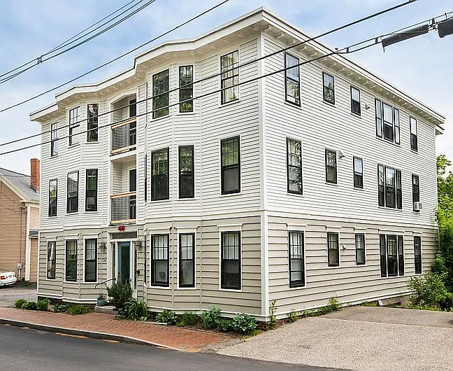 134 South St #12 — Photo 2